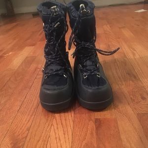 Women’s UGG Moon Boots Size 10